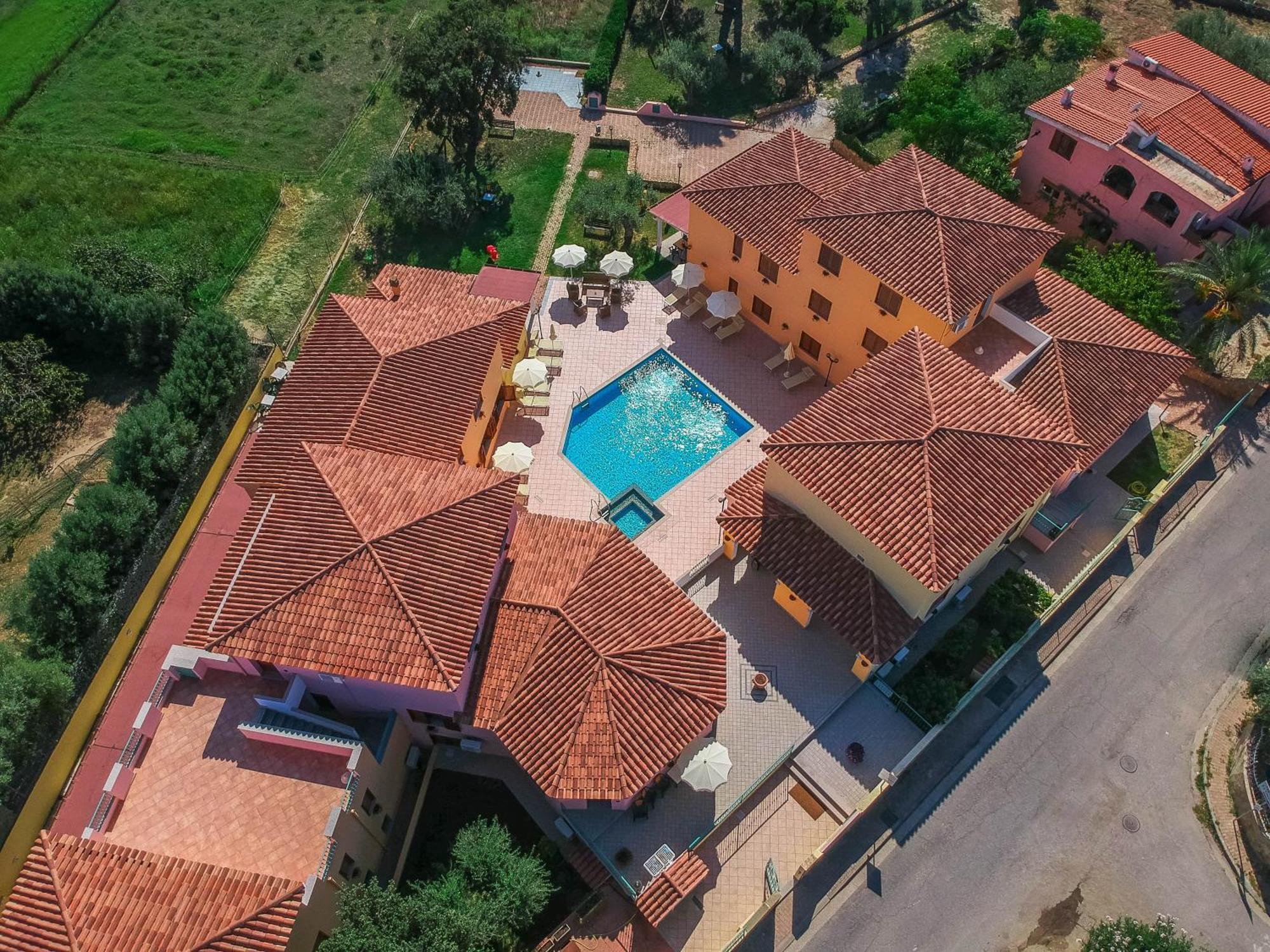 Residence Cala Viola Cala Liberotto Exteriör bild