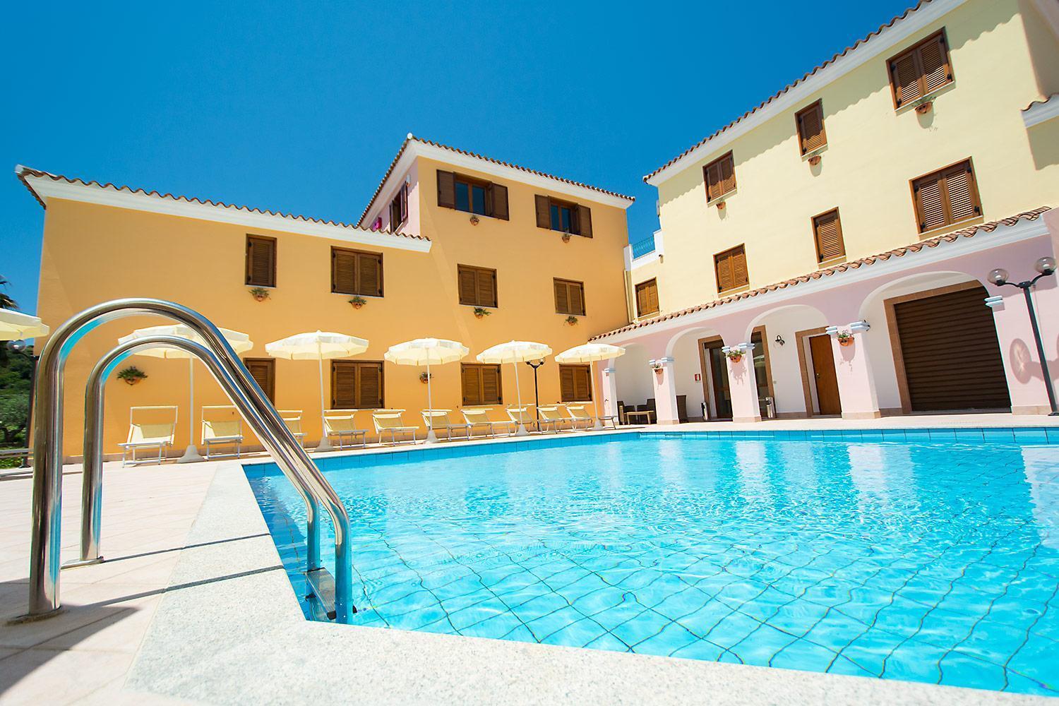 Residence Cala Viola Cala Liberotto Exteriör bild