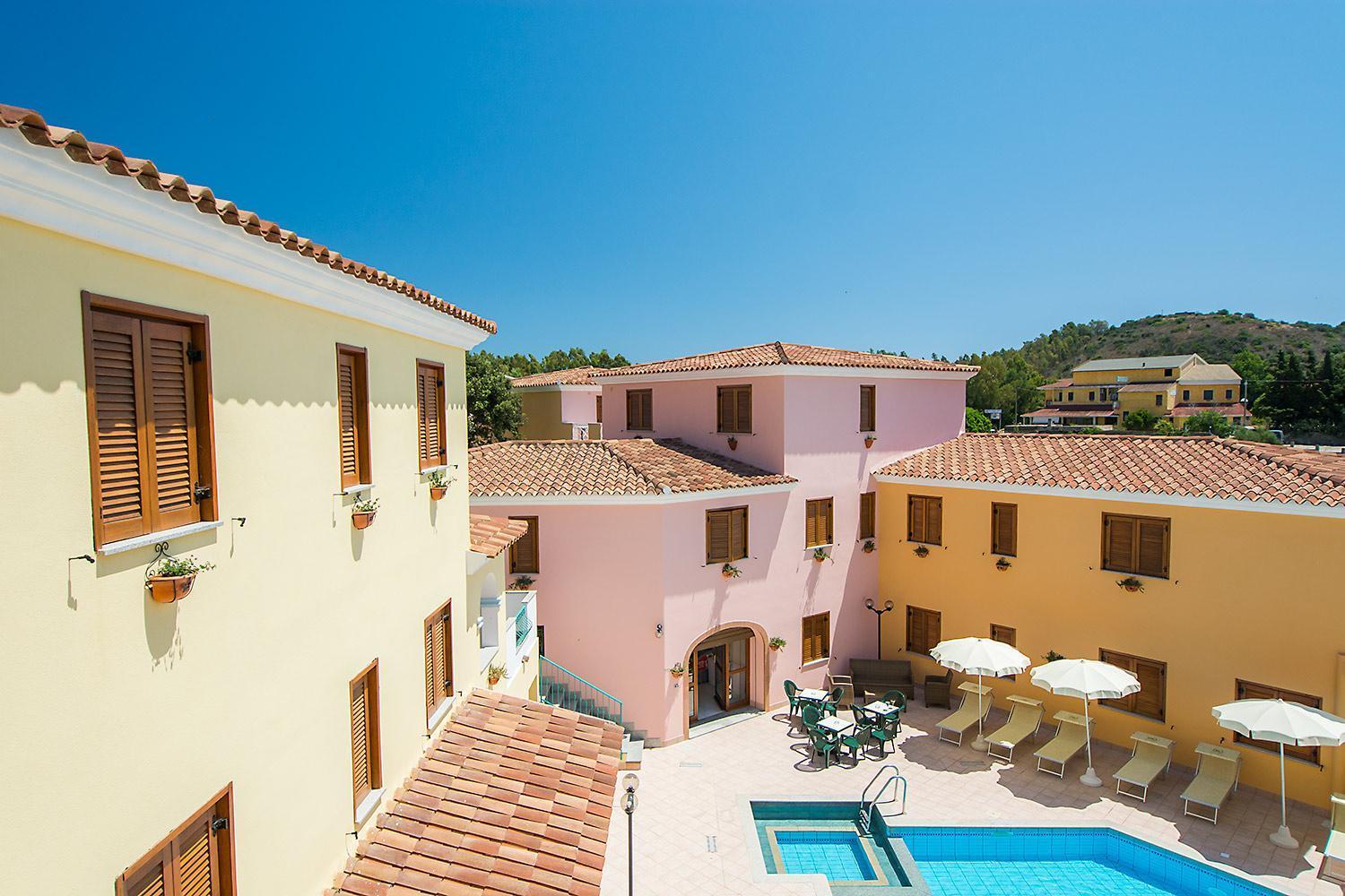 Residence Cala Viola Cala Liberotto Exteriör bild